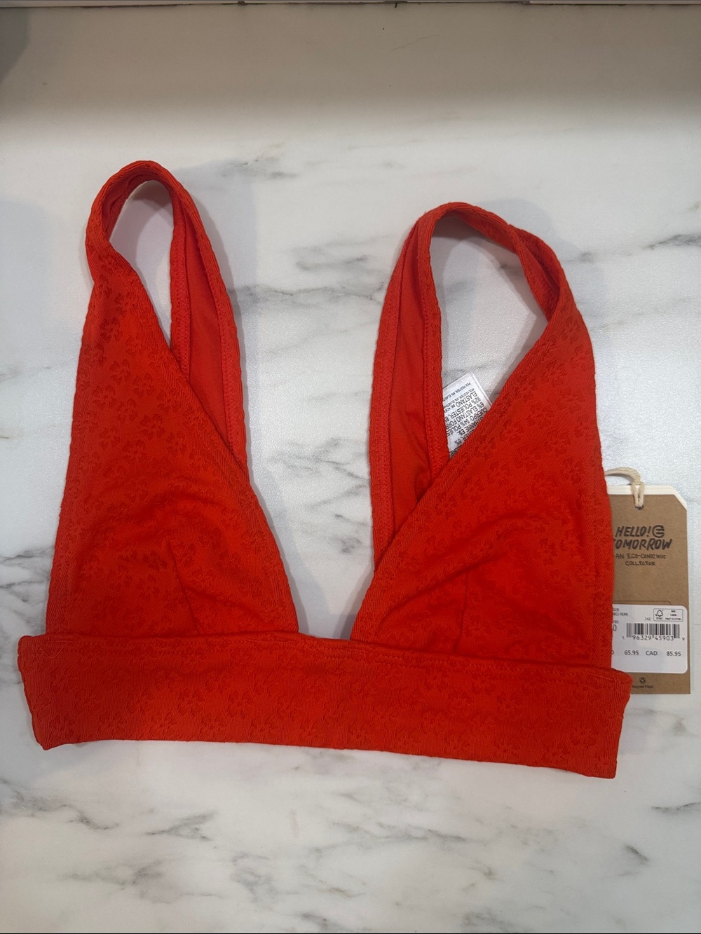 Billabong swim top - medium NEW